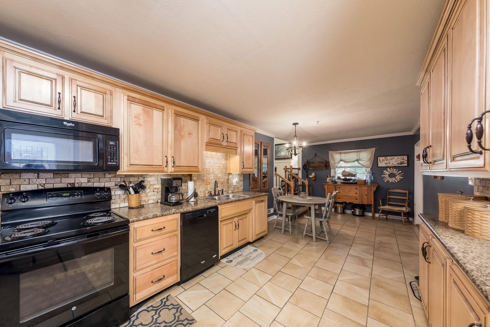 3075 North Hinton Road Clarksville, TN 37043 - Photo 12 of 27 Gallery Image 12