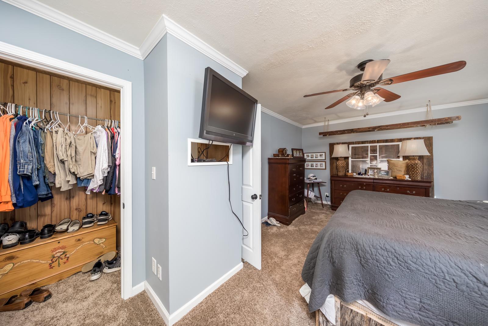3075 North Hinton Road Clarksville, TN 37043 - Photo 15 of 27 Gallery Image 15
