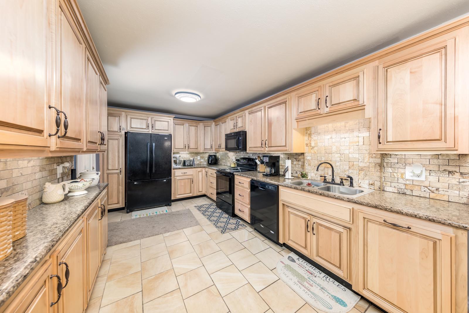 3075 North Hinton Road Clarksville, TN 37043 - Photo 2 of 27 Gallery Image 2