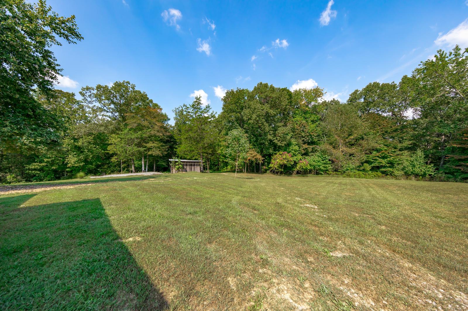 3075 North Hinton Road Clarksville, TN 37043 - Photo 3 of 27 Gallery Image 3