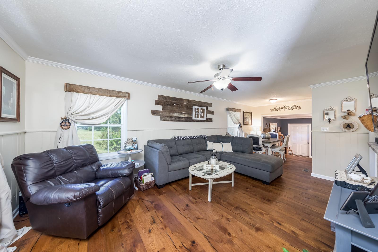 3075 North Hinton Road Clarksville, TN 37043 - Photo 6 of 27 Gallery Image 6