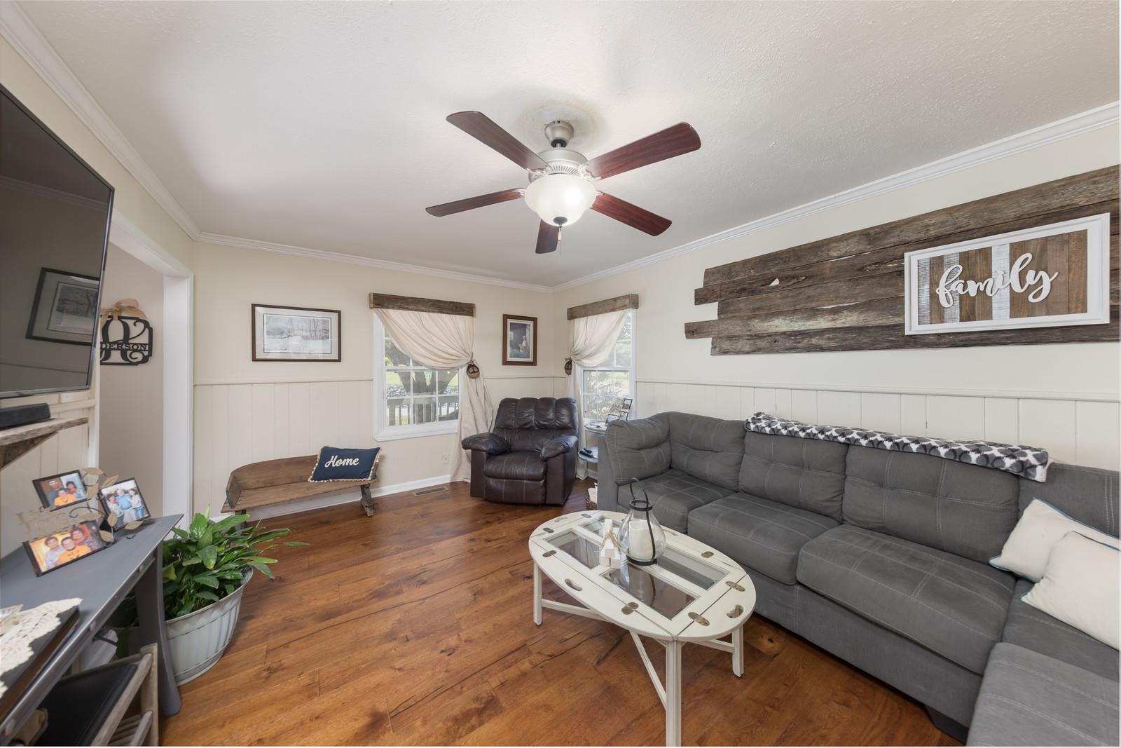 3075 North Hinton Road Clarksville, TN 37043 - Photo 7 of 27 Gallery Image 7