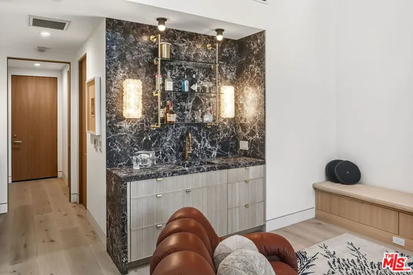 $33,000 | 738 Palms Boulevard, Venice, CA 90291