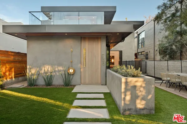 $33,000 | 738 Palms Boulevard, Venice, CA 90291