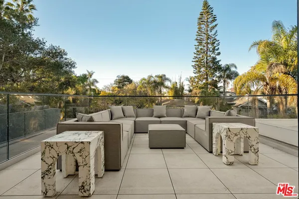 $33,000 | 738 Palms Boulevard, Venice, CA 90291