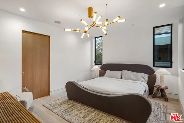 $33,000 | 738 Palms Boulevard, Venice, CA 90291