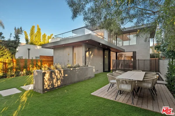 $33,000 | 738 Palms Boulevard, Venice, CA 90291