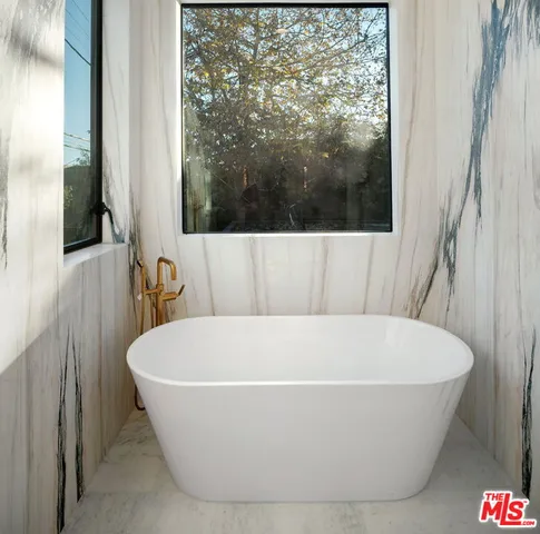 $38,000 | 738 Palms Boulevard, Venice, CA 90291