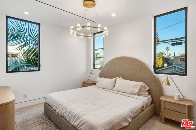 $38,000 | 738 Palms Boulevard, Venice, CA 90291