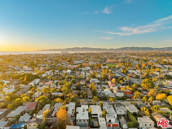 $33,000 | 738 Palms Boulevard, Venice, CA 90291