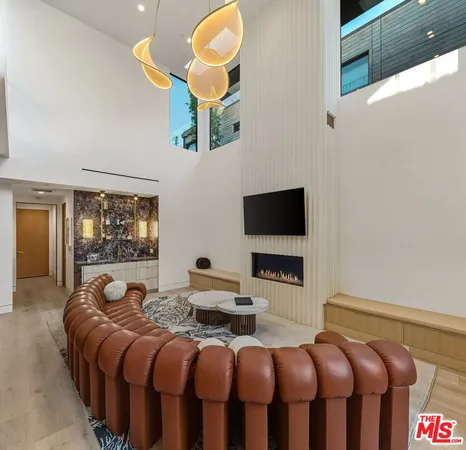 $33,000 | 738 Palms Boulevard, Venice, CA 90291