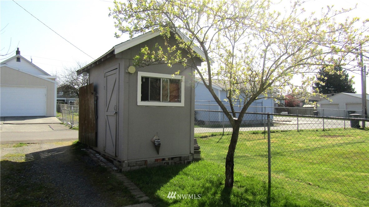 1329 Maple Street Everett, WA 98201 - Photo 34 of 36 Gallery Image 34