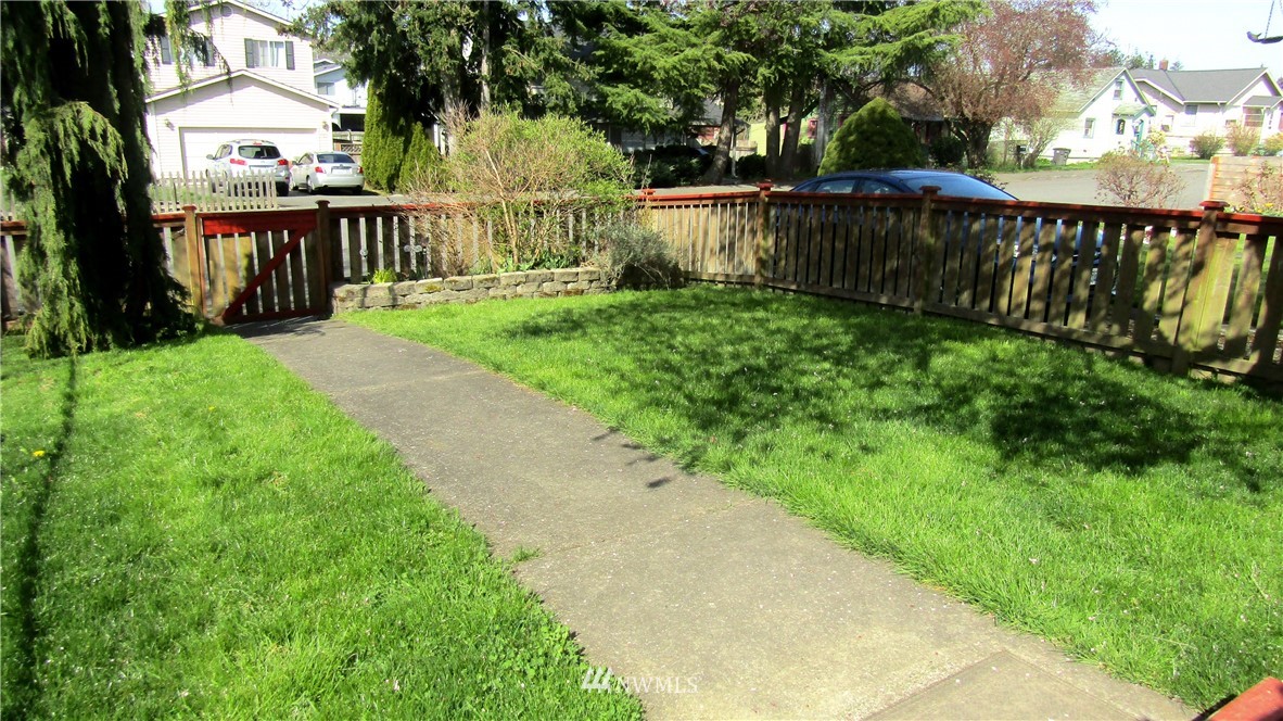 1329 Maple Street Everett, WA 98201 - Photo 5 of 36 Gallery Image 5