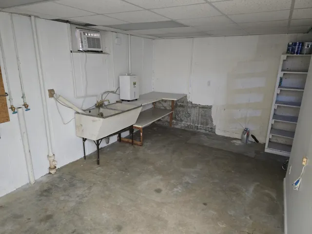 an empty room with a empty space