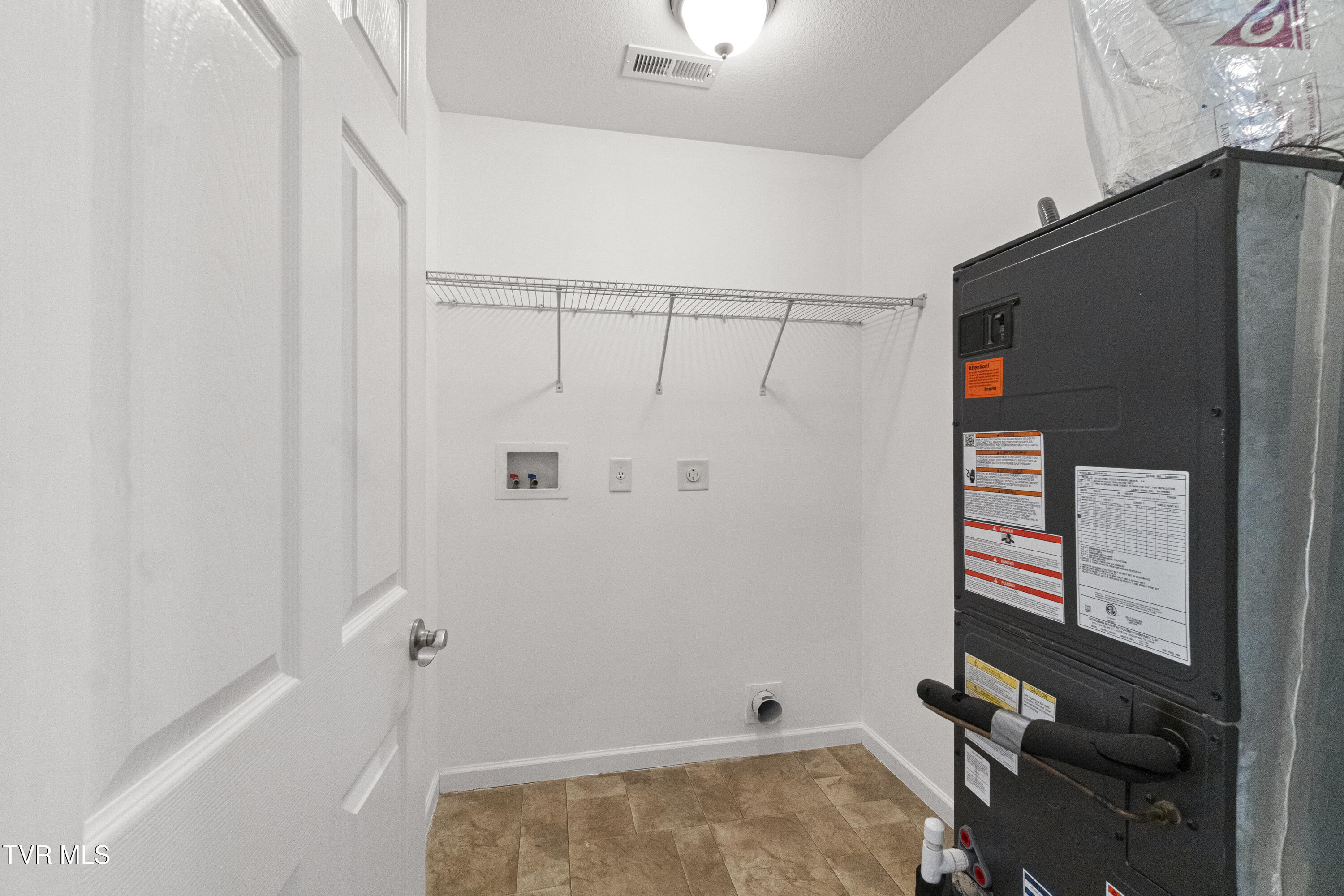 396 Jonesboro Road, Unit 28F1 Piney Flats, TN 37686 - Photo 15 of 35 DSC01703