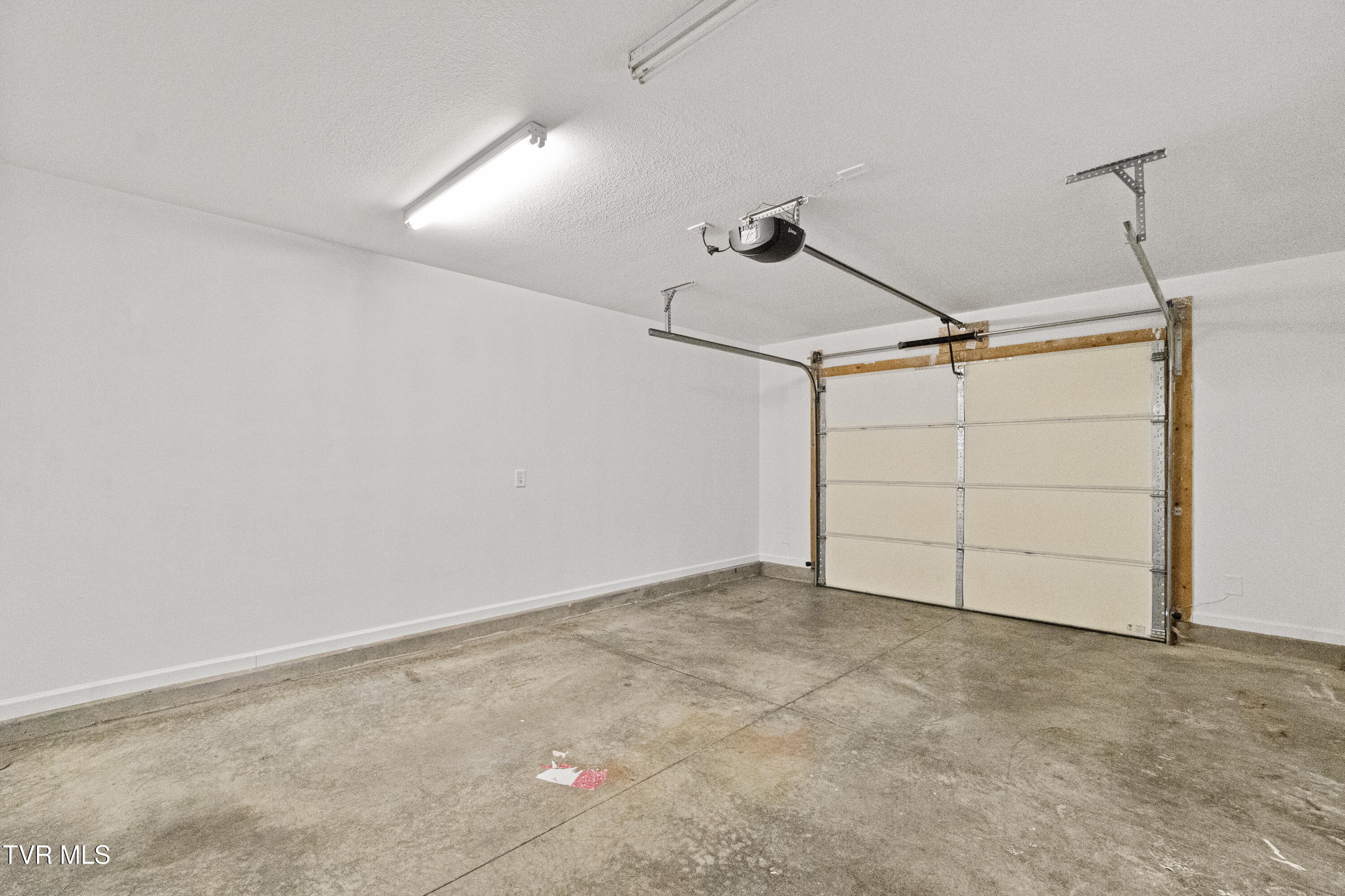 396 Jonesboro Road, Unit 28F1 Piney Flats, TN 37686 - Photo 32 of 35 DSC01760