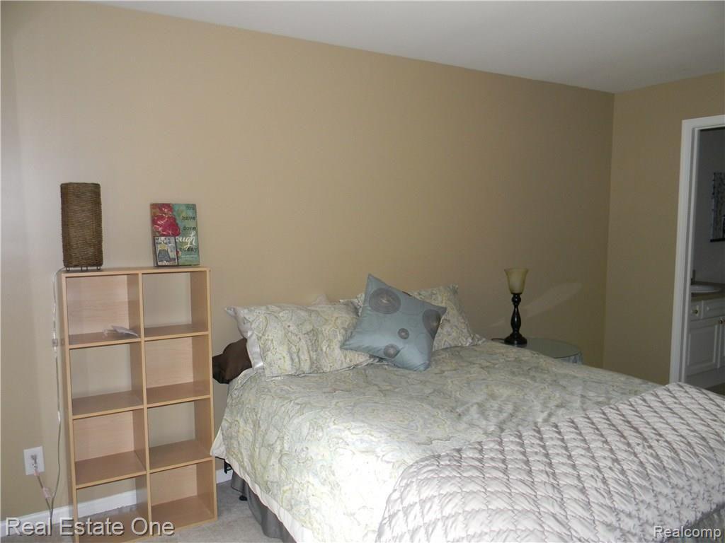 5364 Brookemonte Circle Rochester, MI 48306 - Photo 7 of 9 2010-01-01 00.00