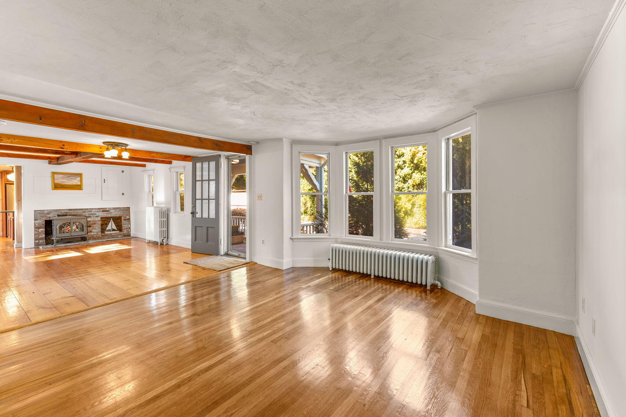 1208 County Road Cataumet, MA 02534 - Photo 4 of 40 a view of an empty room with window