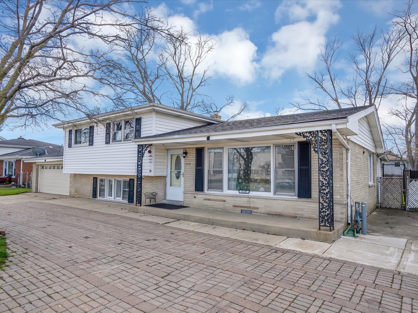 9230 North Greenwood Ave  