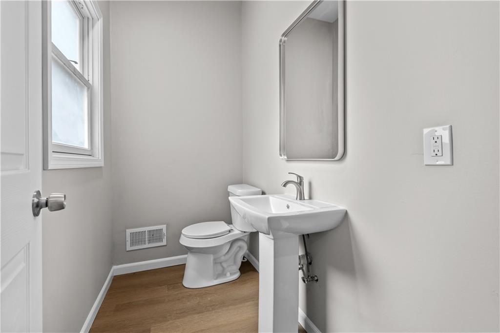 830 Adelaide Street Pittsburgh, PA 15219 - Photo 11 of 32 Half Bath Main Level