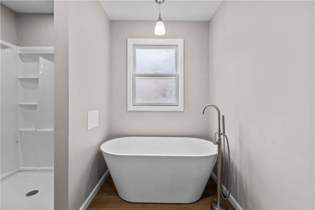 830 Adelaide Street Pittsburgh, PA 15219 - Photo 24 of 32 Main bathroom on upper level