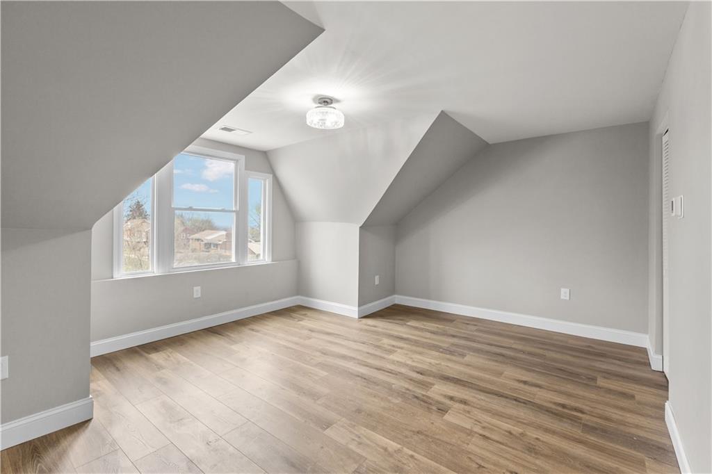 830 Adelaide Street Pittsburgh, PA 15219 - Photo 26 of 32 3rd Bedroom w/huge walk-in closet.