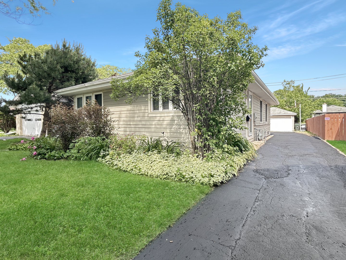 841 Goodwin Drive Park Ridge, IL 60068 - Photo 3 of 22