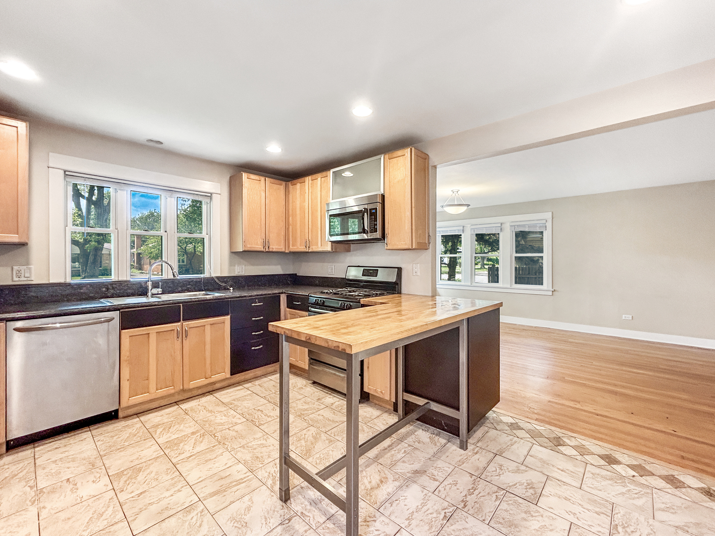 841 Goodwin Drive Park Ridge, IL 60068 - Photo 9 of 22