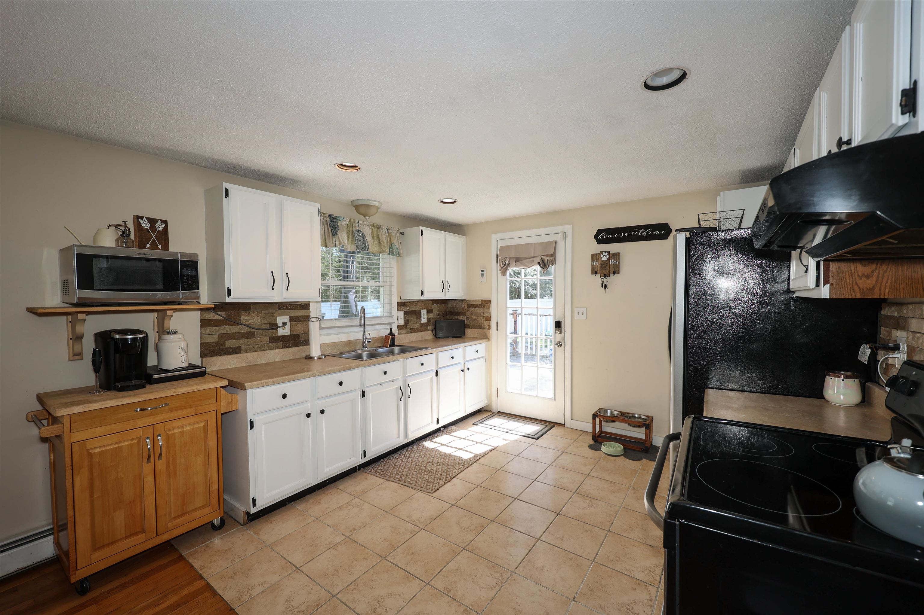 82 Riverside Drive Fremont, NH 03044 - Photo 13 of 30