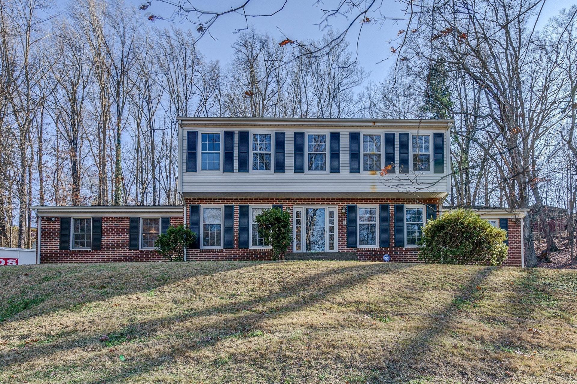 3742 Forest Road Roanoke, VA 24015 - Photo 1 of 51 Front