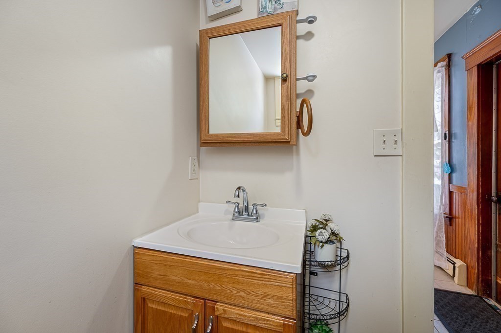 30 Draper Road Gardner, MA 01440 - Photo 16 of 41