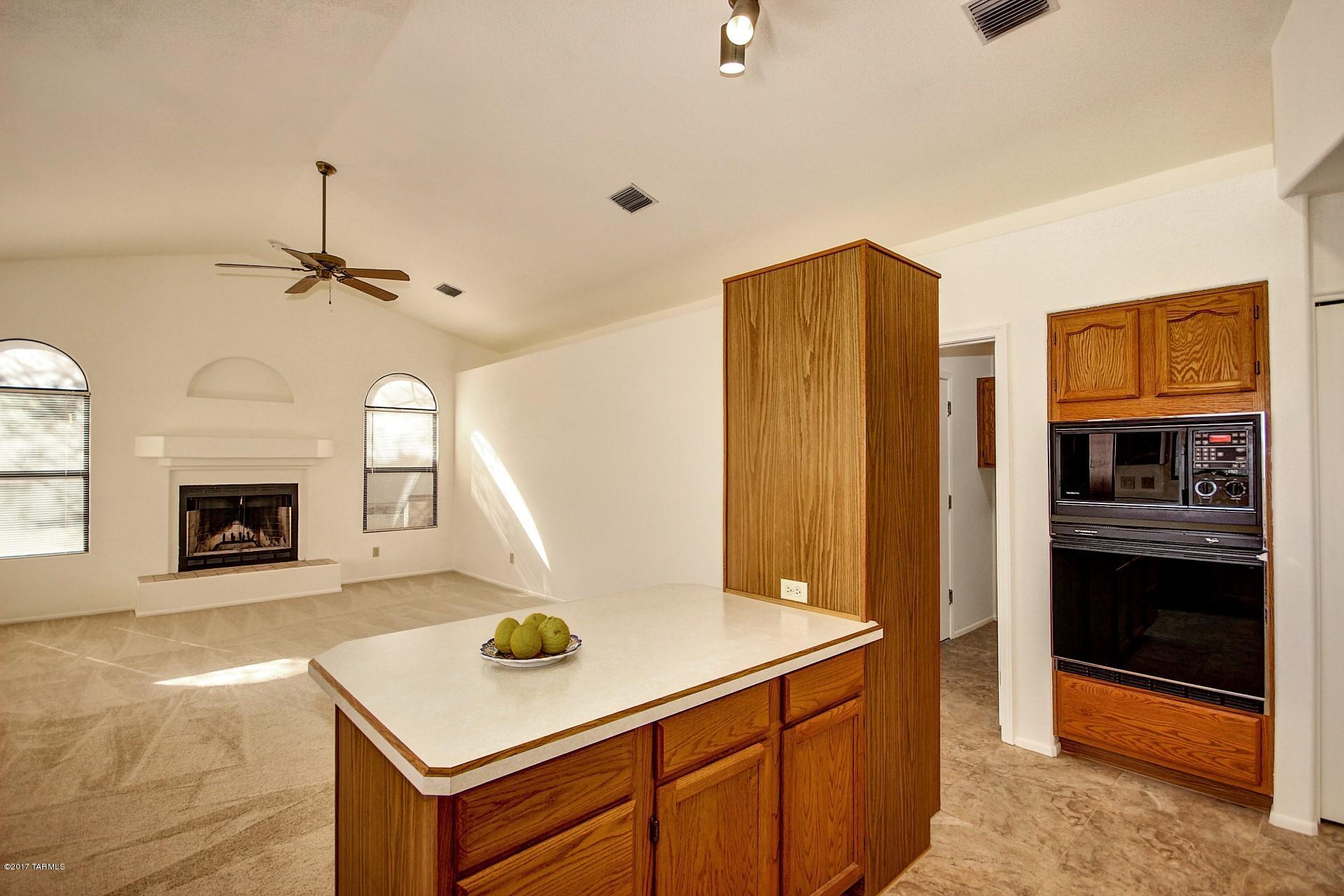 39 Marble Canyon Road Oro Valley, AZ 85755 - Photo 12 of 28
