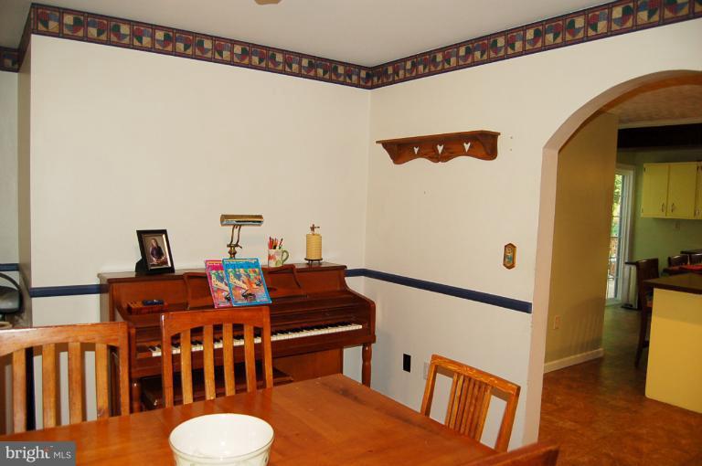 2165 Mayberry Road Westminster, MD 21158 - Photo 13 of 21 Dining Room