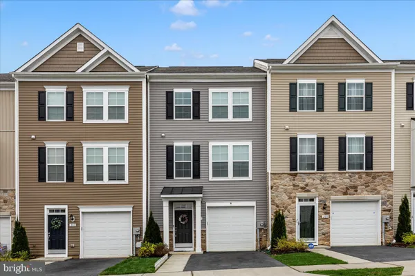 $349,900 | 205 Union Ridge Drive, Charles Town, WV 25414