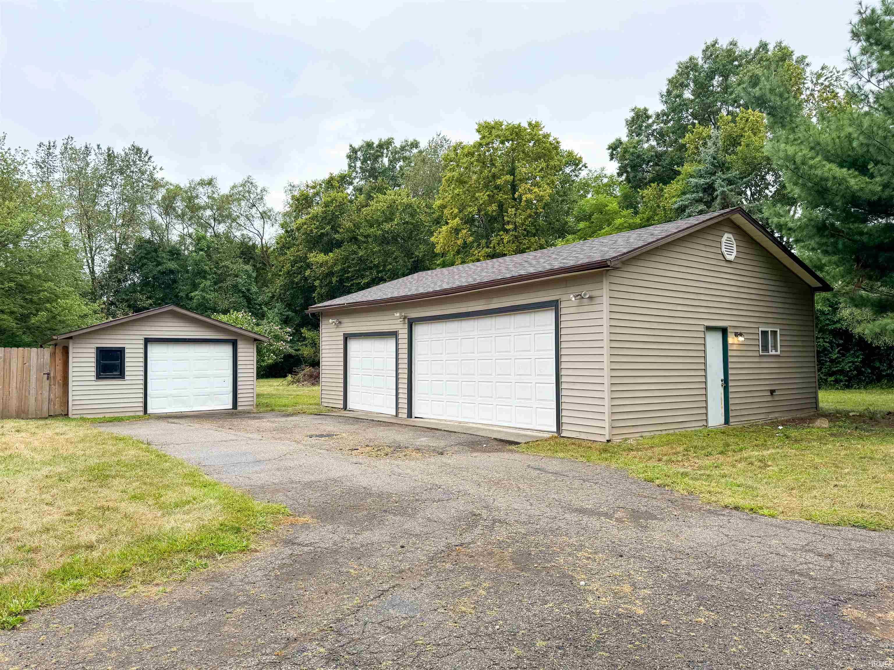 11484 Anderson Road Granger, IN 46530 - Photo 34 of 36 Gallery Image 34