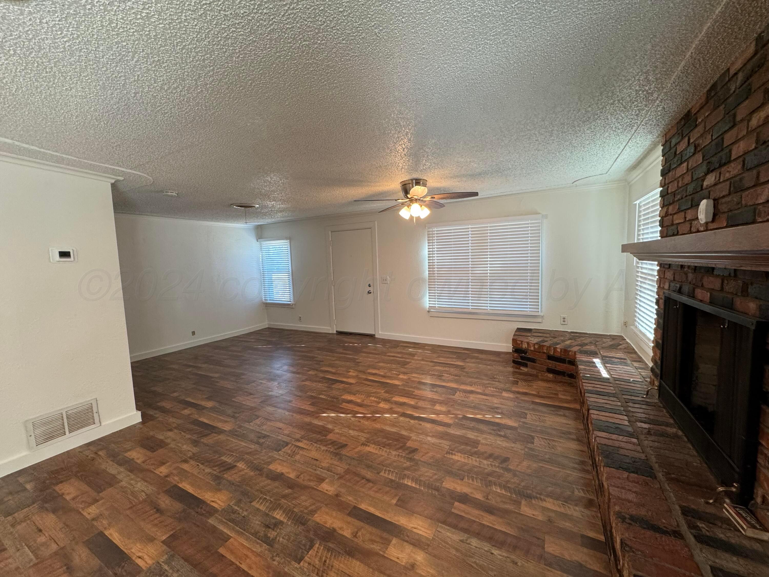 600 13th Street Vega, TX 79092 - Photo 5 of 22 Entry