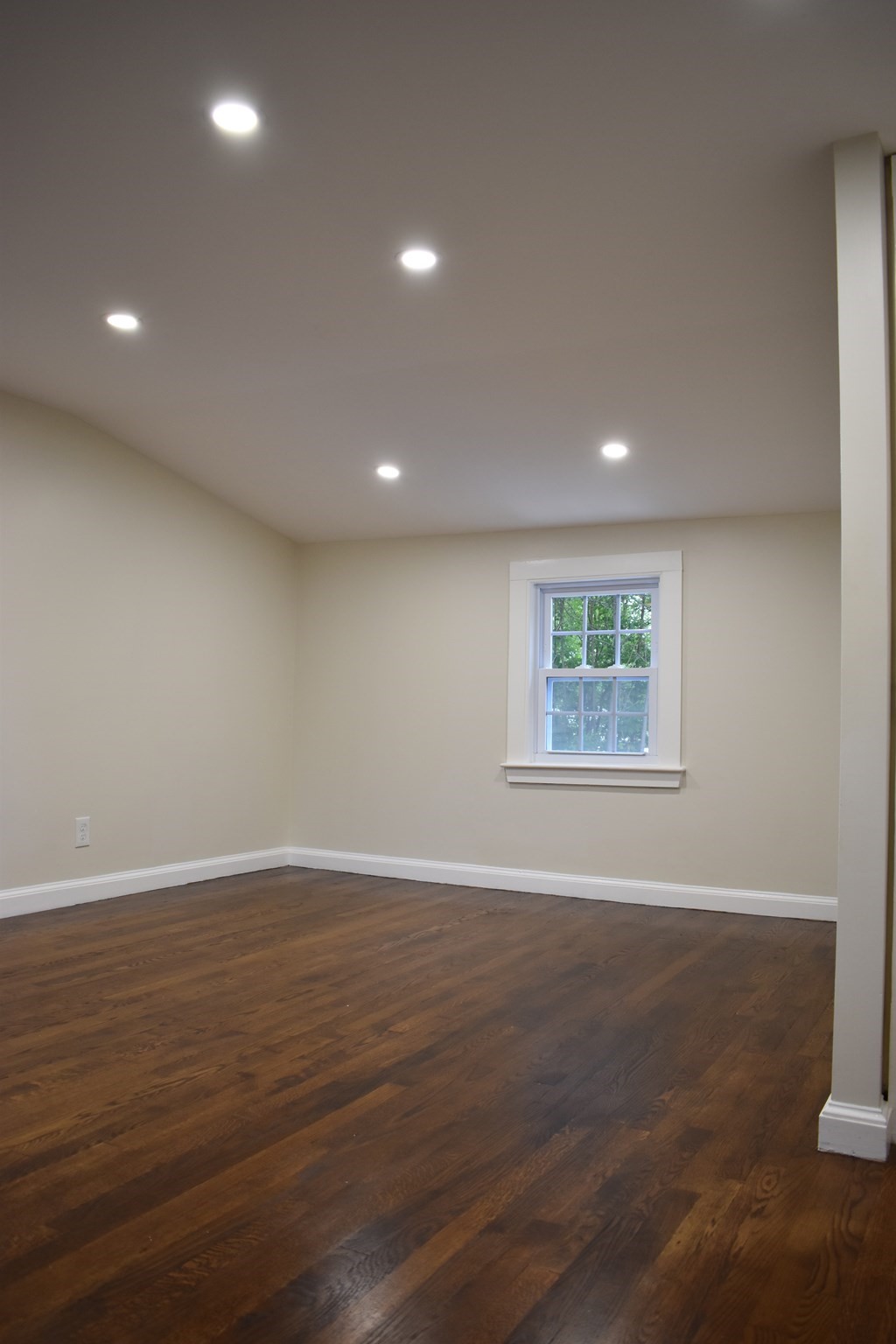 65 Thomas Road Weymouth, MA 02190 - Photo 17 of 29 Gallery Image 17