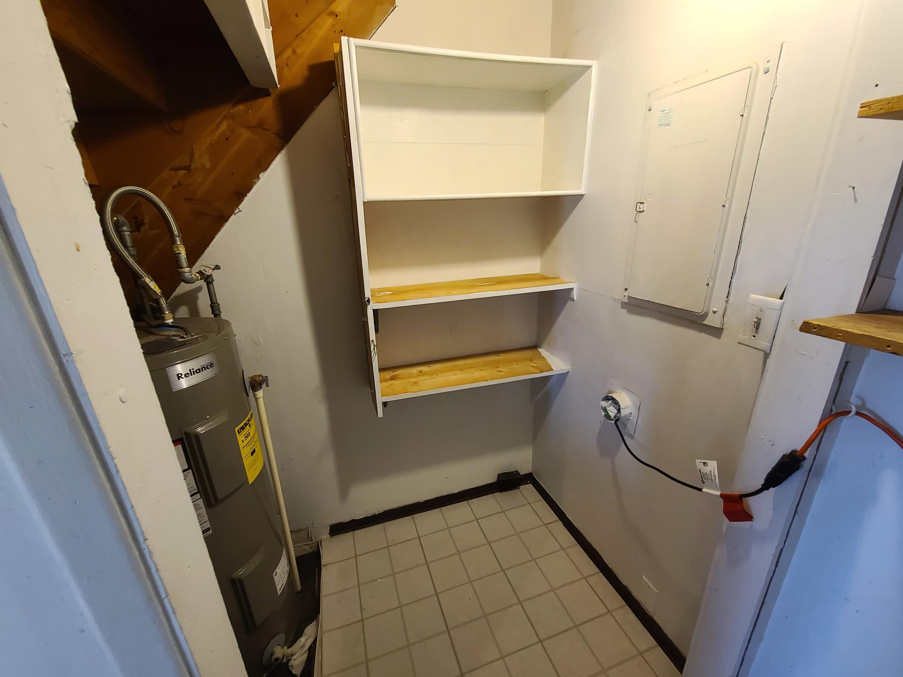 422 North 1st Street Central Point, OR 97502 - Photo 8 of 18 9