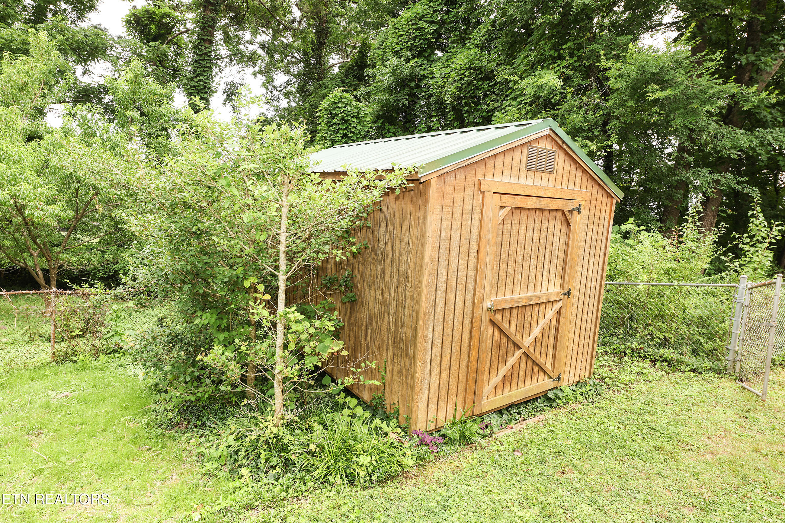 117 Tabor Road Oak Ridge, TN 37830 - Photo 43 of 50 117 backyard 5
