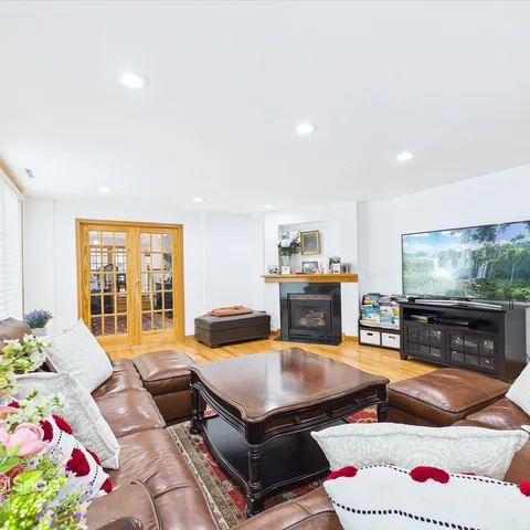 $1,100,000 | 2611 Walnut Avenue, Evanston, IL 60201