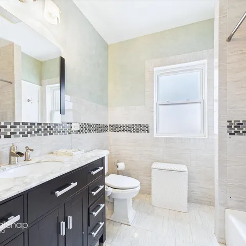 $1,100,000 | 2611 Walnut Avenue, Evanston, IL 60201