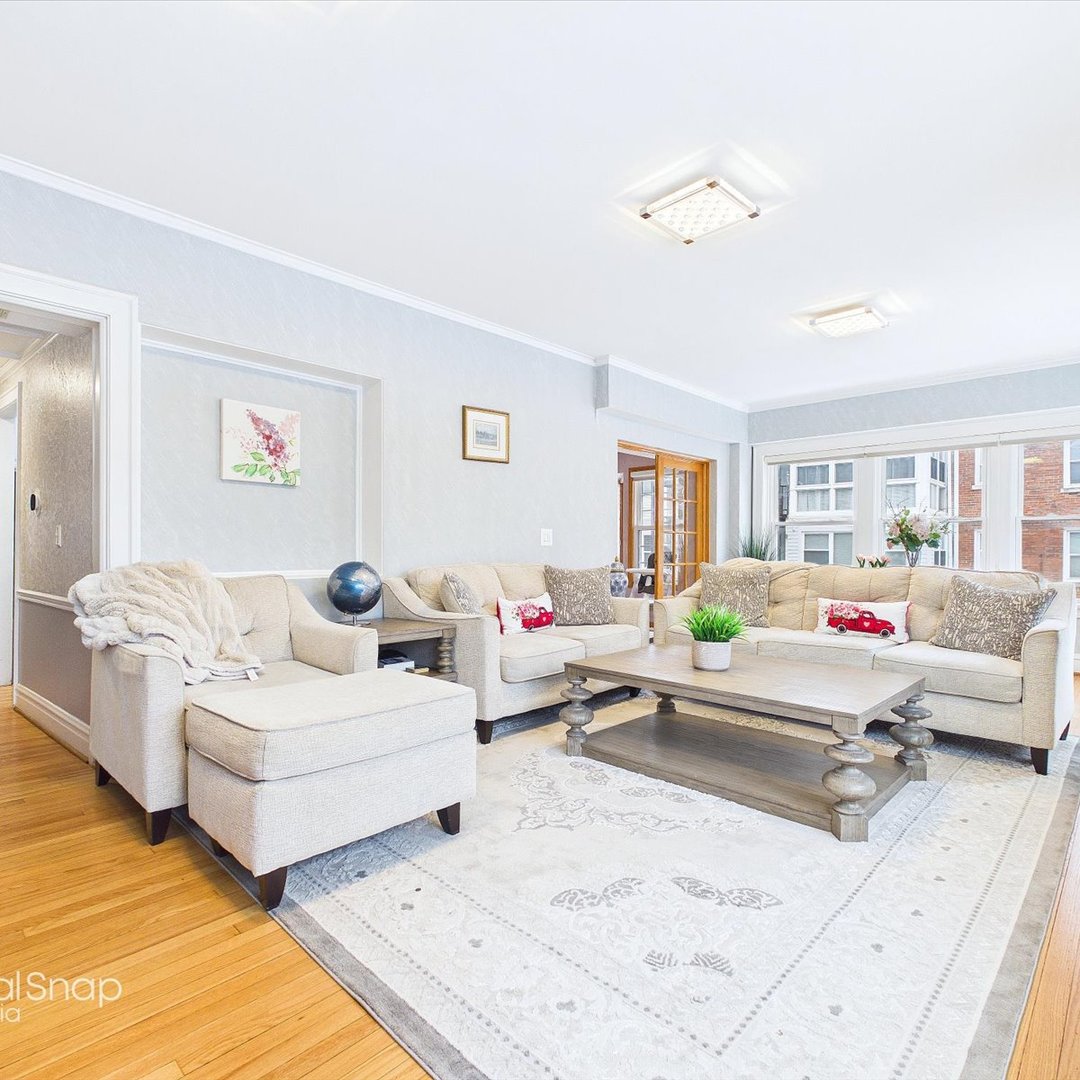 2611 Walnut Avenue Evanston, IL 60201 - Photo 3 of 36