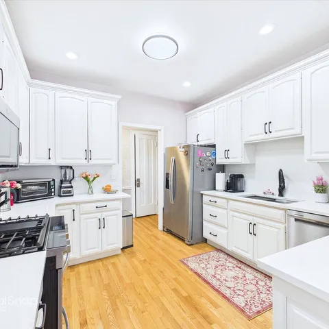 $1,100,000 | 2611 Walnut Avenue, Evanston, IL 60201