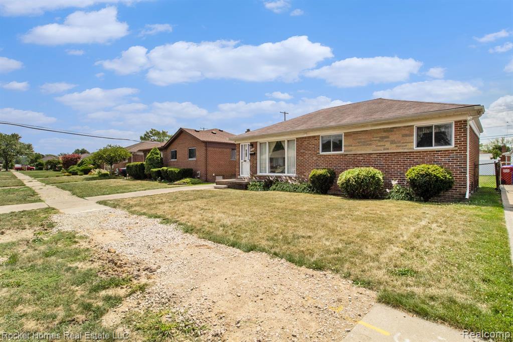 17962 Airport Road Fraser, MI 48026 - Photo 3 of 24 Gallery Image 3