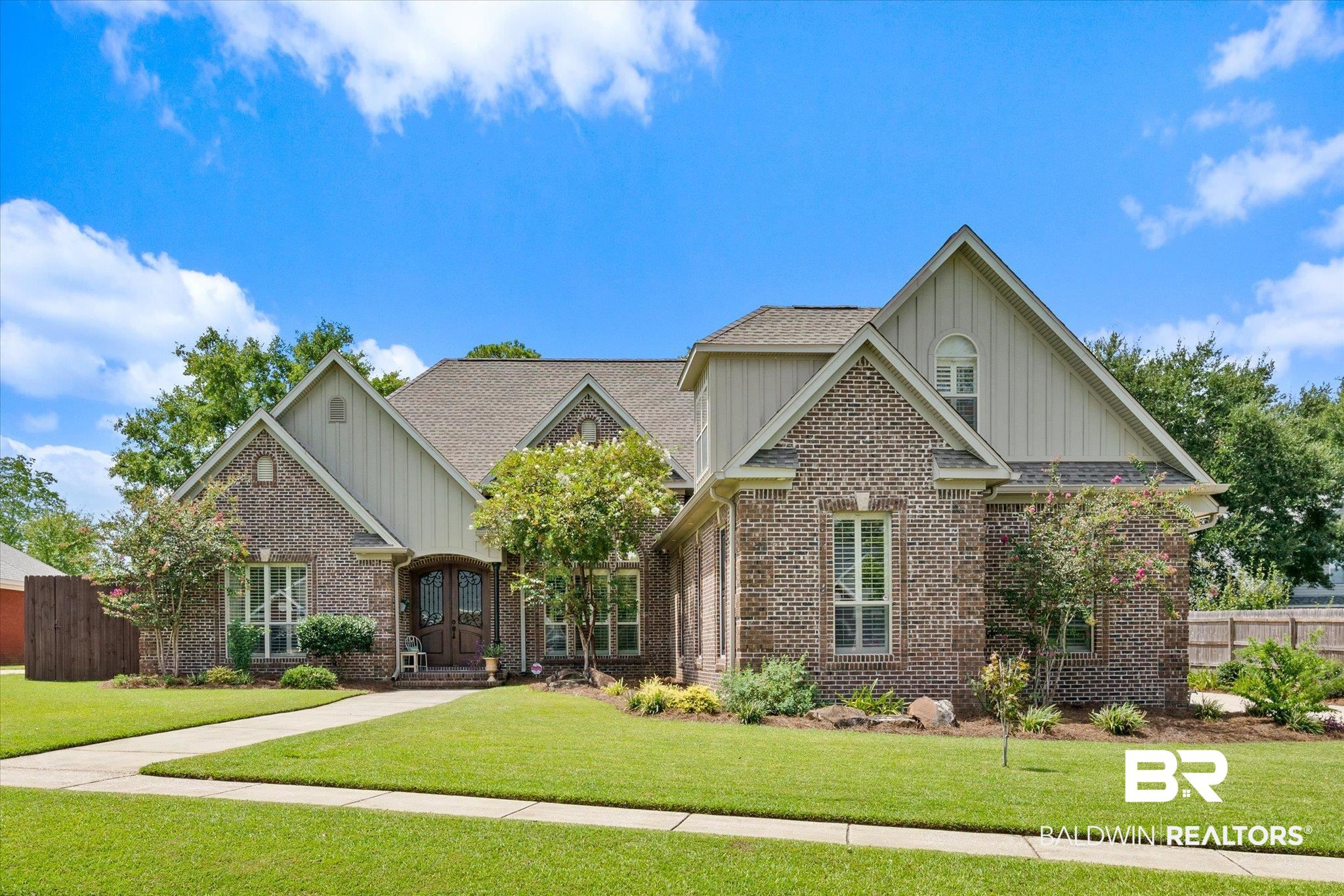 Craftsman house with a front yard