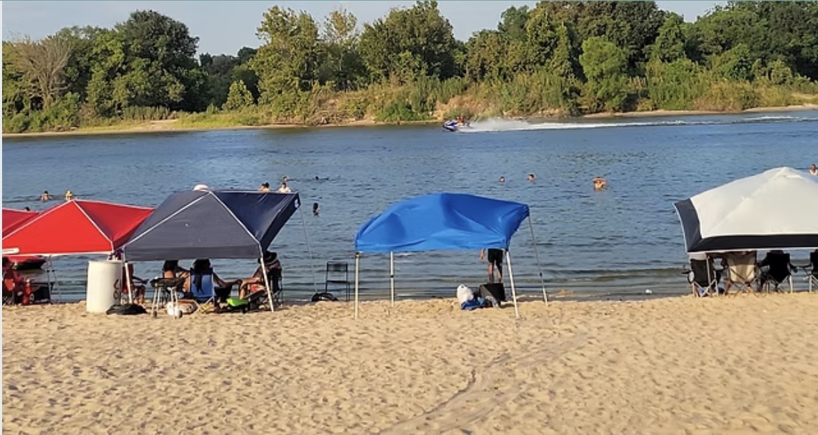 0 Guinn Avenue Houston, TX 77044 - Photo 6 of 8 a view of house with yard and entertaining space