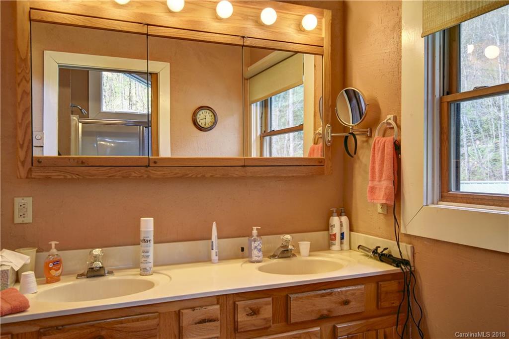 881 Reservation Road, Unit 83B Maggie Valley, NC 28751 - Photo 33 of 36 Gallery Image 33