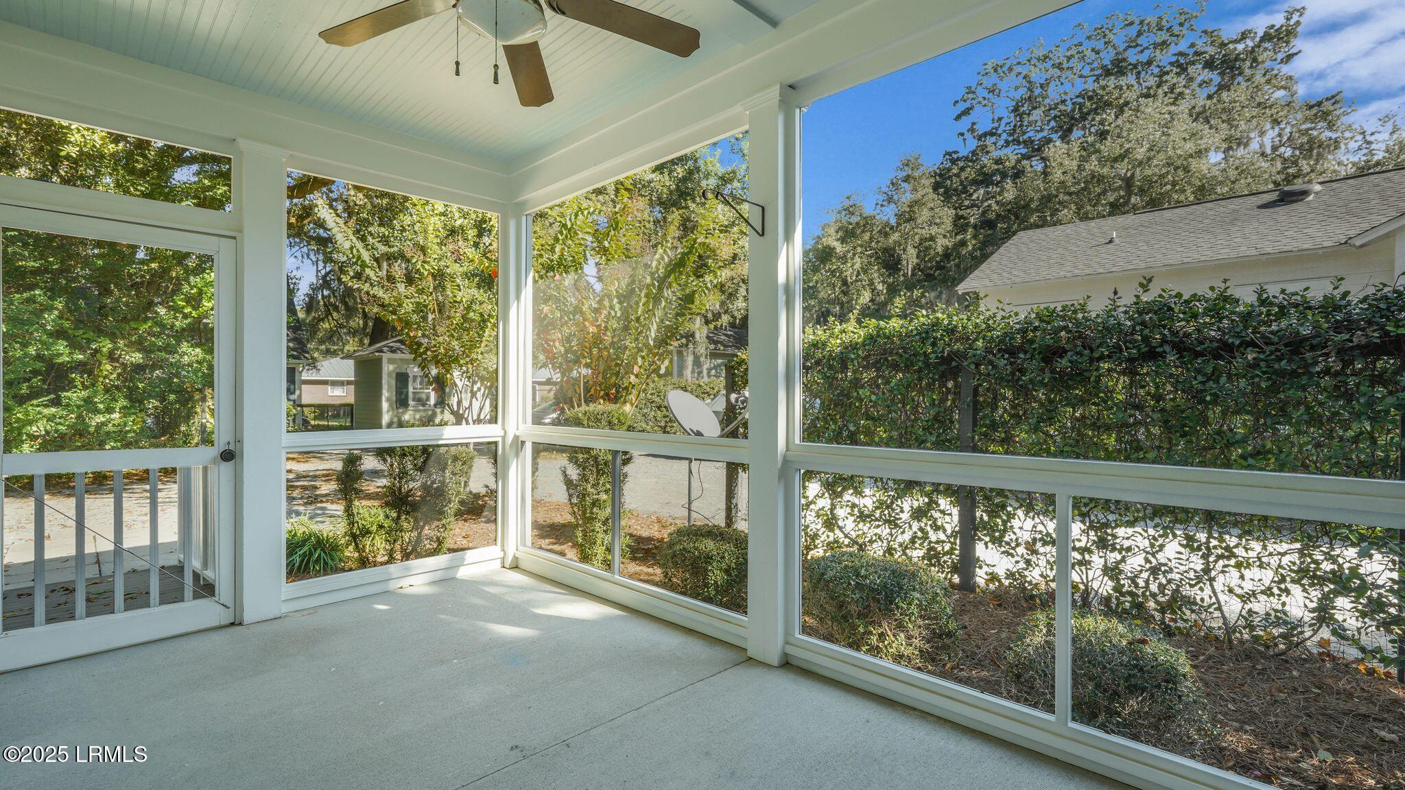 1405 Lafayette Street Beaufort, SC 29902 - Photo 27 of 39 screenporchangle2