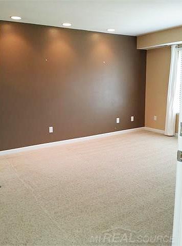 1855 Meadow Dale Court Rochester Hills, MI 48309 - Photo 3 of 20