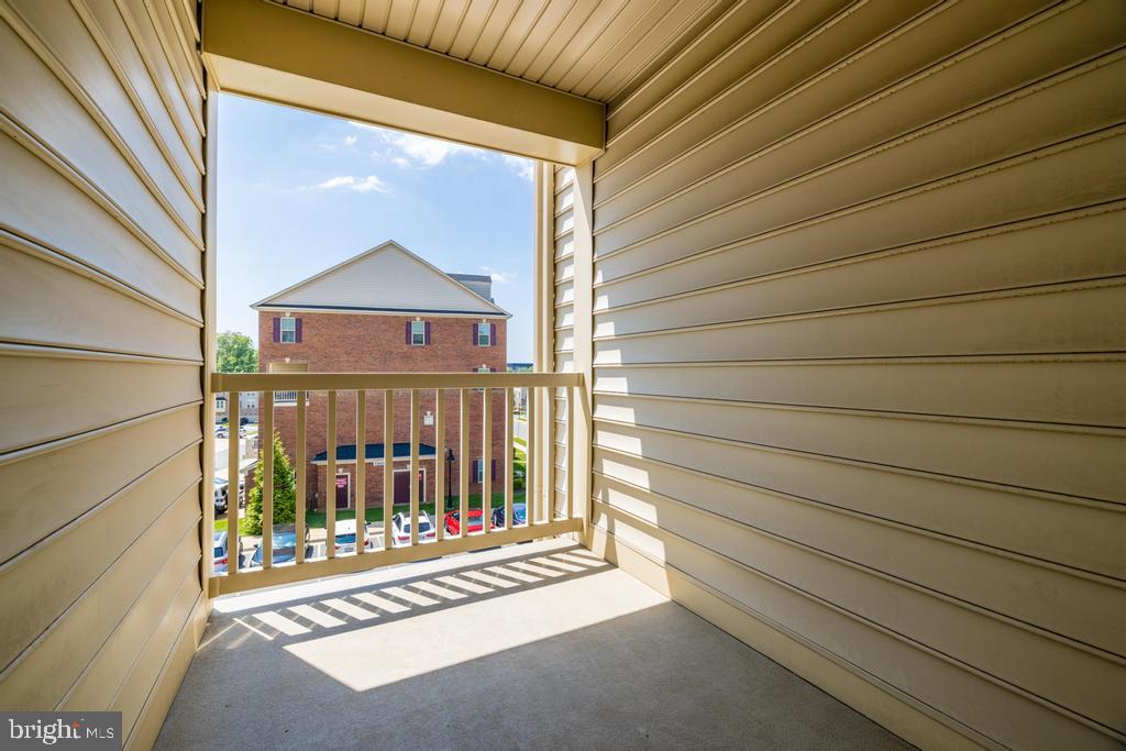 7799 Culloden Crest Lane Gainesville, VA 20155 - Photo 24 of 41 Balcony off Kitchen